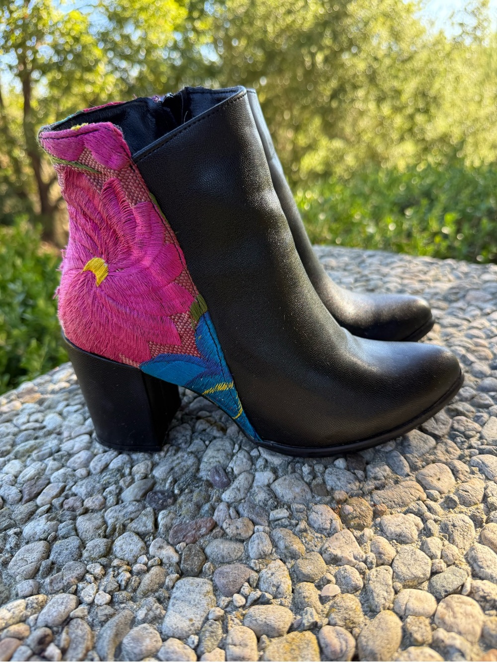 Beautiful Embroidered Ankle Boots 🖤🌸 - Picture 4 of 13